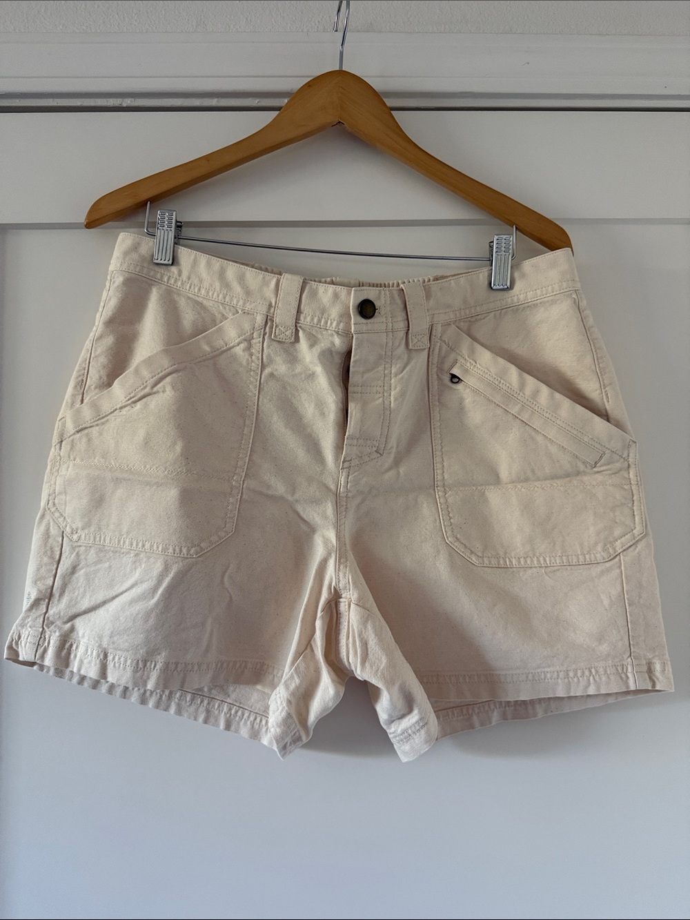 Royal Robbins Cream Cargo-Style Women's Shorts